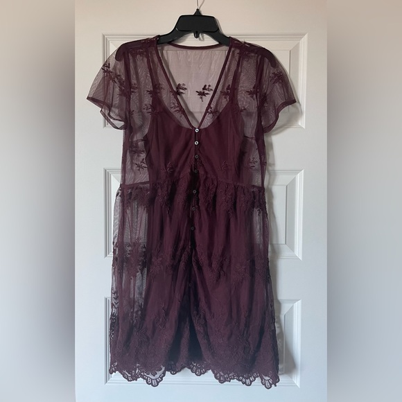 Abercrombie & Fitch Dresses & Skirts - Abercrombie and Fitch Burgundy Lace Slip Dress Size Medium